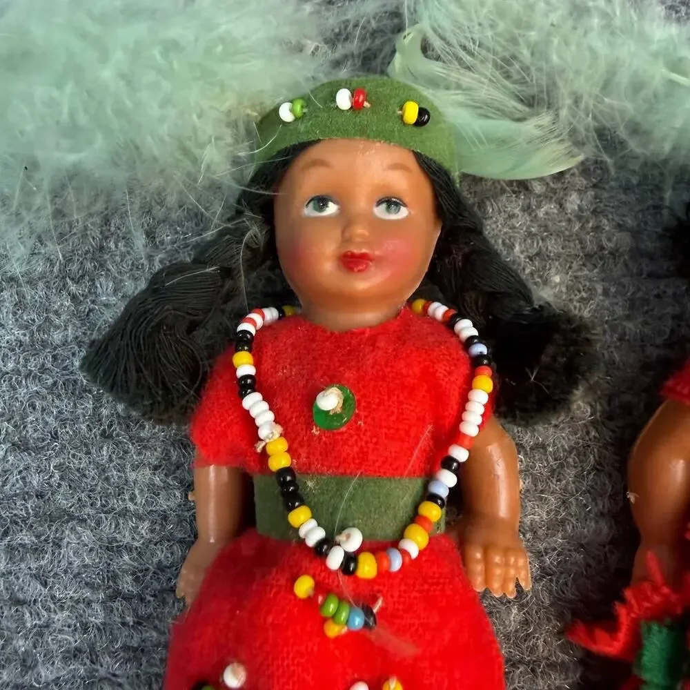 Vintage Native American Indian Dolls Set Feather Beaded Costume Display
